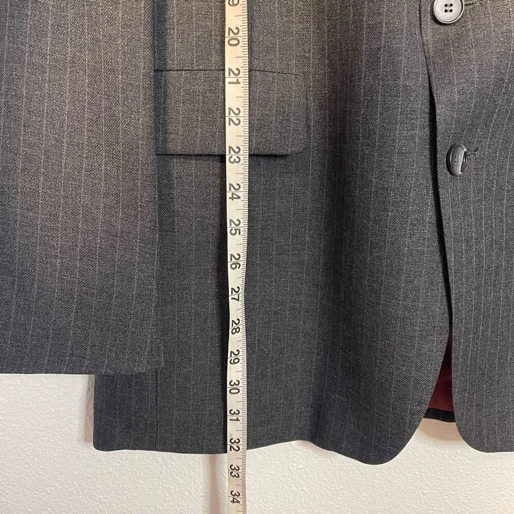 Vintage Levi’s Gray Pinstripe Blazer Size 44L‎